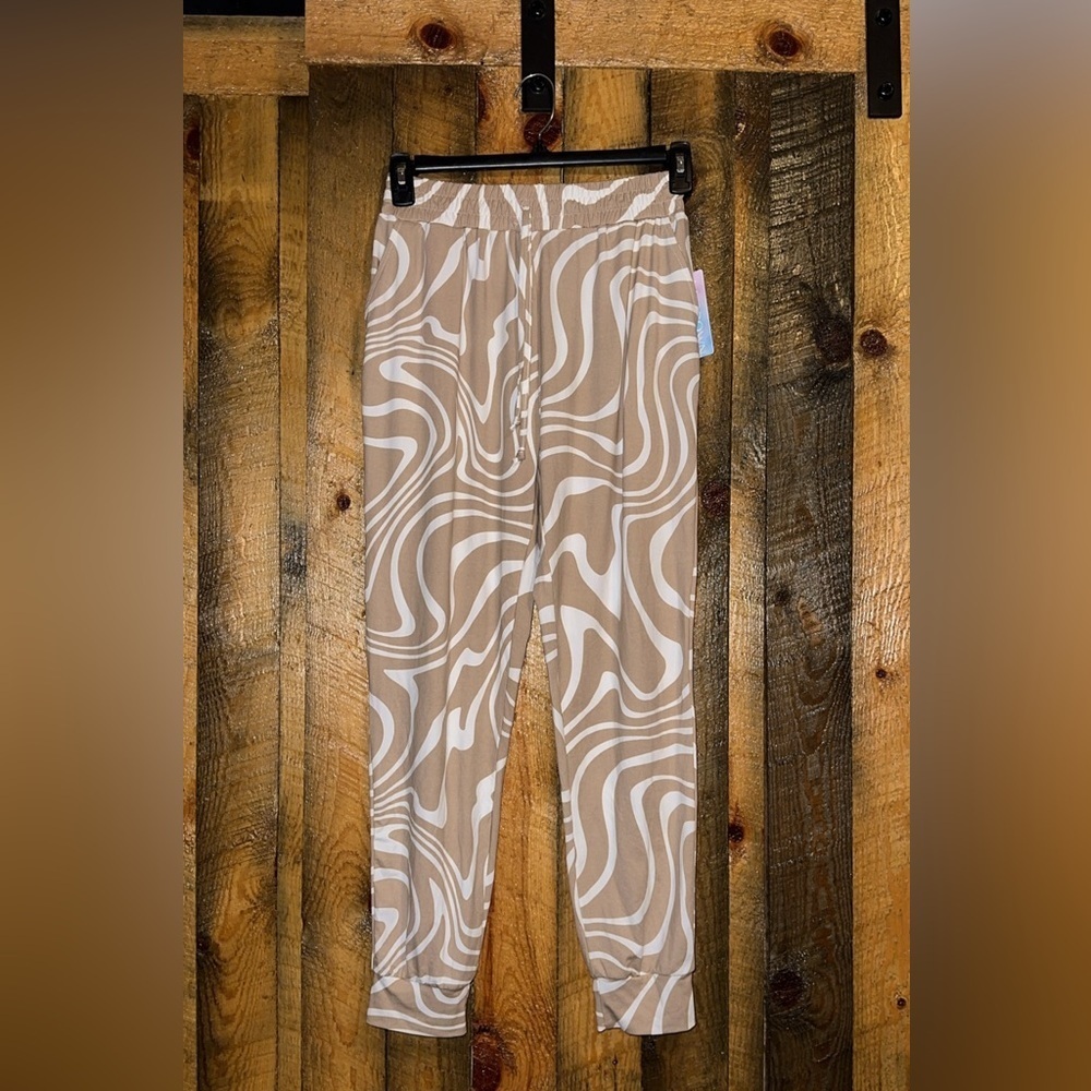 NWT La grown funky joggers